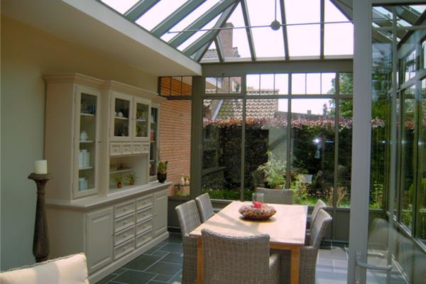 Binnenaanzicht orangerie met noordboom dak